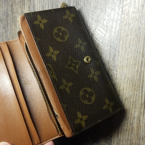 LV Bundle Louis Vuitton Monogram Porte Monnaie Billets Tresor Lock & Chain All 3 - Picture 11 of 17
